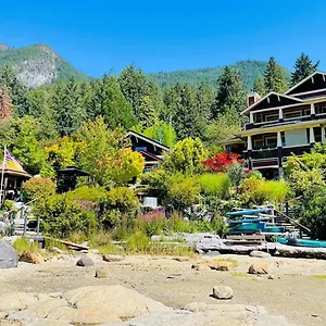 Lodge The Tuwanek And